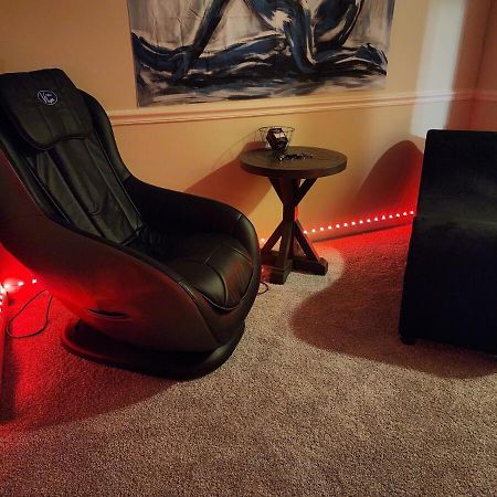 Two Couple Up - Adults Only! Instant Booking Let'S Play Charlotte Eksteriør bilde